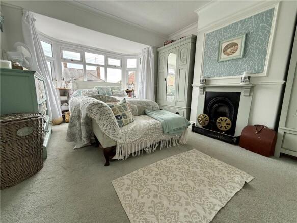 4 bed House for sale Image 12