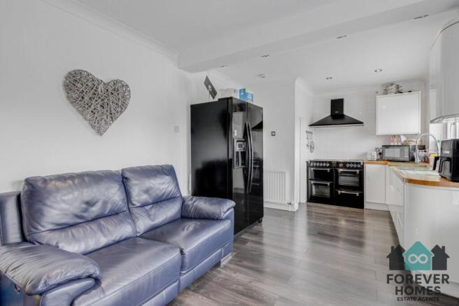 3 bed Semi-Detached for sale Image 5