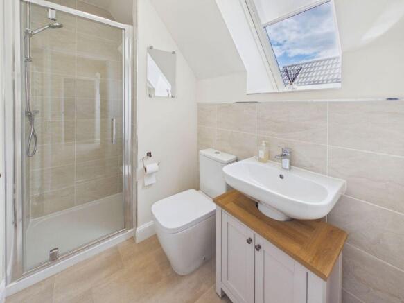 4 bed Detached for sale Image 10