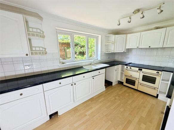 3 bed Bungalow for sale Image 4