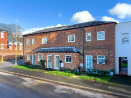 16, Bell House, Headley Close, Alresford SO24 9XE