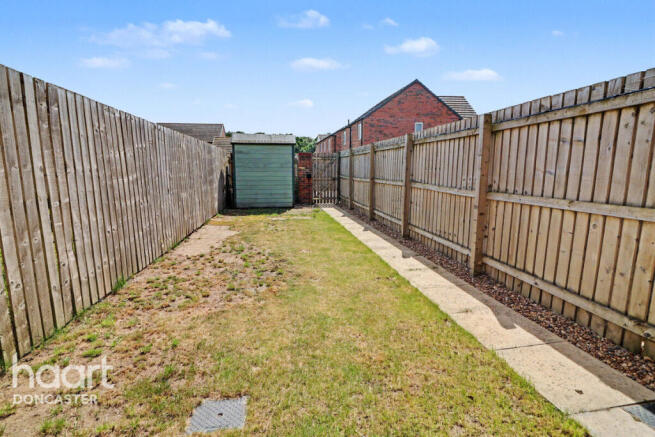3 bed Town House for sale Image 4