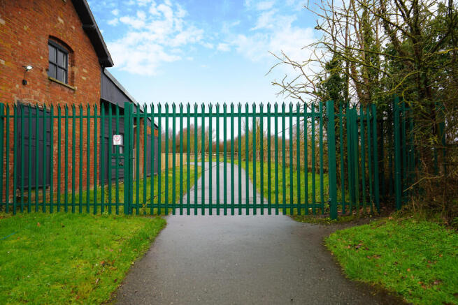 Lower Farm Barns-...