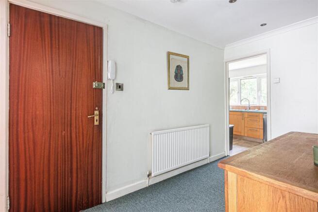 2 bed Flat for sale Image 12