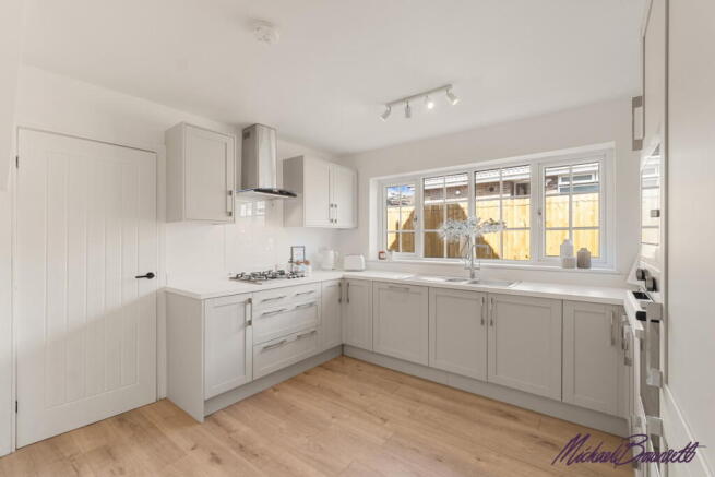 4 bed Detached for sale Image 10