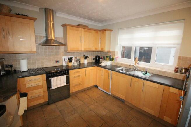 214 Low Grange Ave-Kit2.JPG