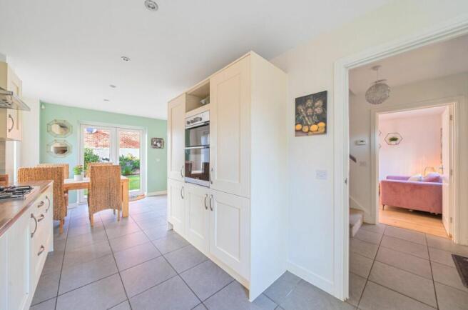 Braeburn Way, Cranfield, Bedford photo 5