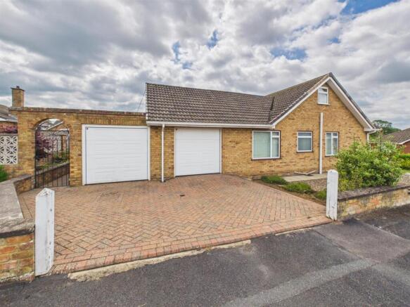2 bed Detached Bungalow for sale Image 10