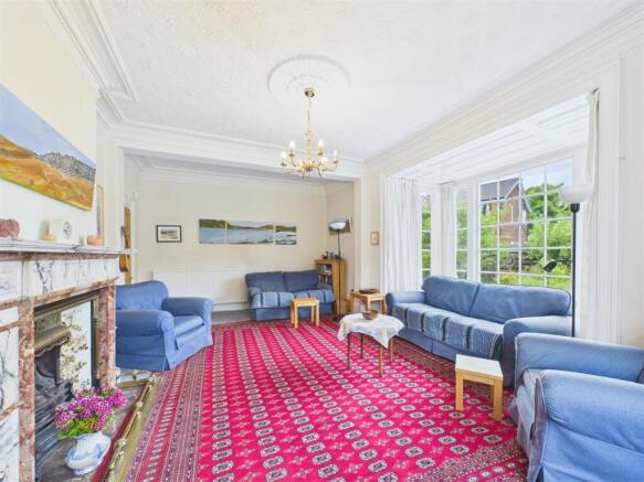 6 bed Semi-Detached for sale Image 5