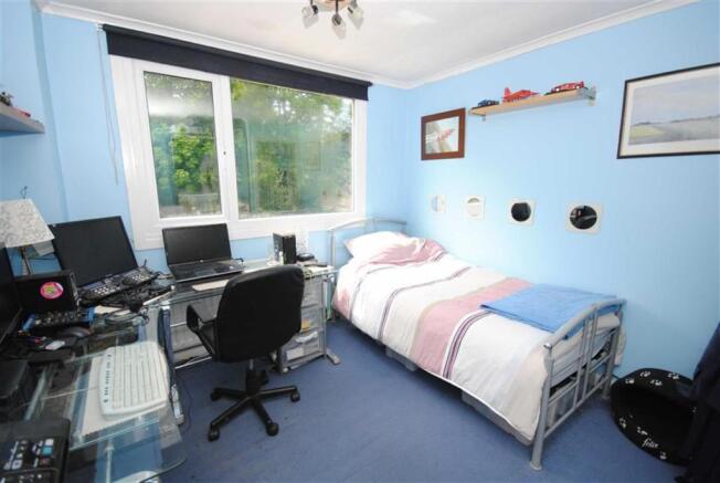 BEDROOM 2