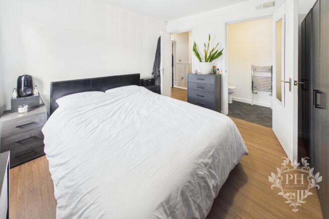 2 bed Apartment for sale Image 8