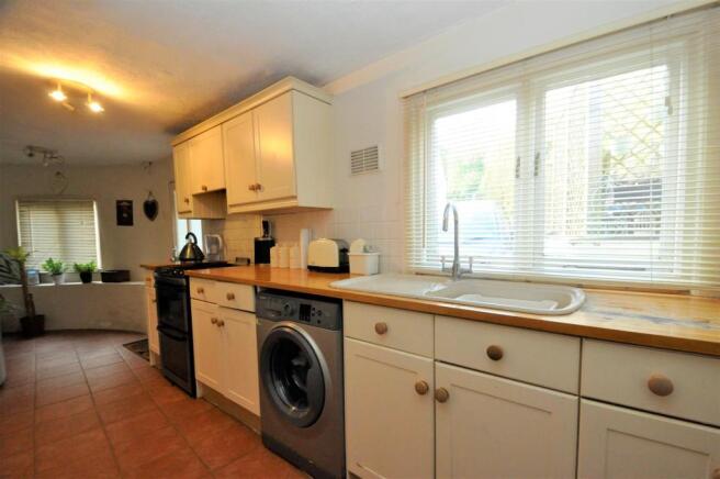 Kitchen/ Breakfast Room