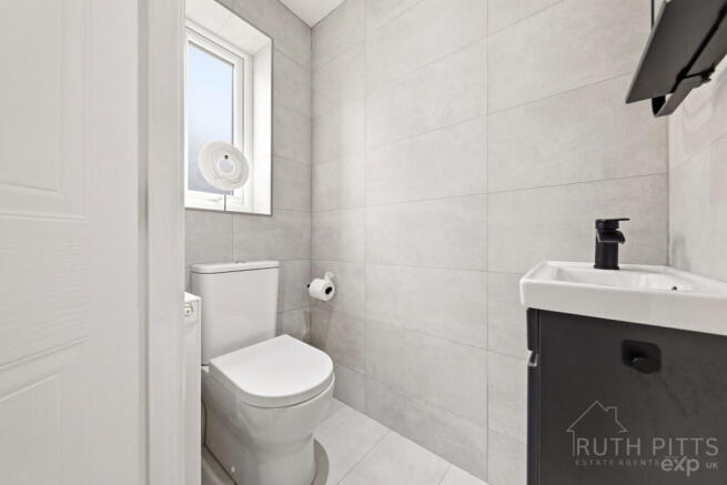 3 bed Detached for sale Image 11
