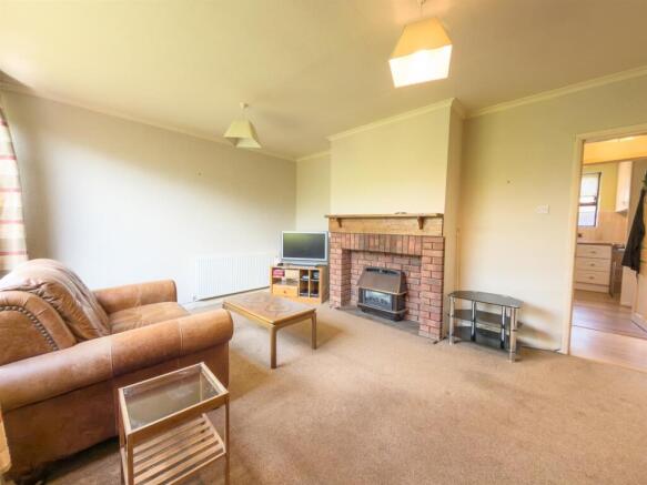 4 bed Semi-Detached for sale Image 4