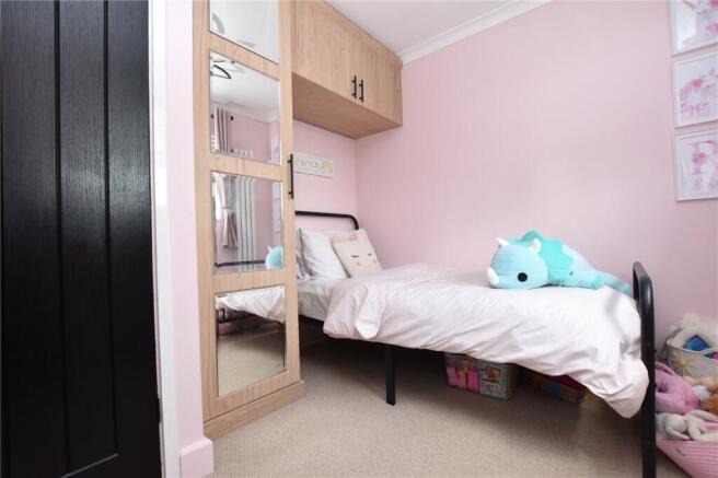 4 bed Detached for sale Image 11
