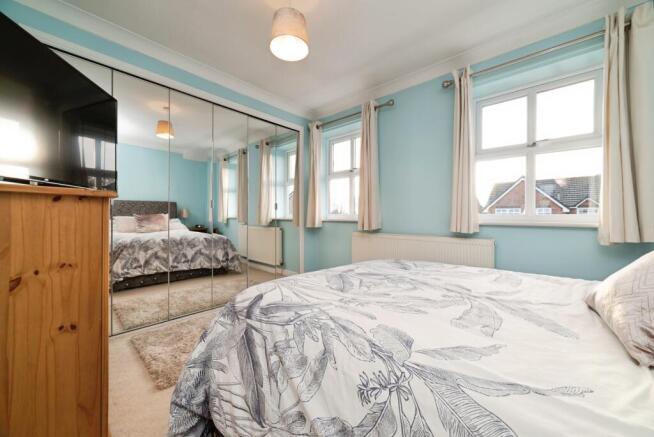 4 bed Detached for sale Image 8