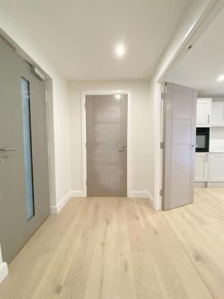 2 bed Flat for sale Image 10