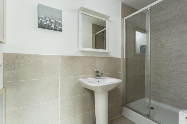 4 bed Detached for sale Image 8