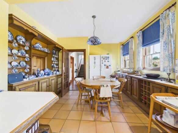 Kitchen / Breakfast Room