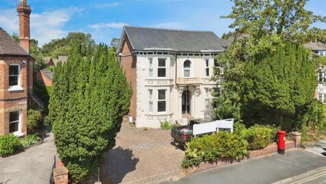 Emscote Road, Warwick