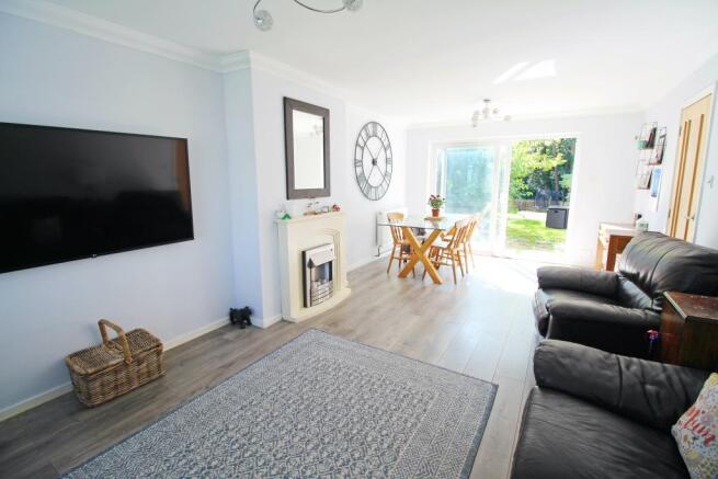 Lounge/Dining Room