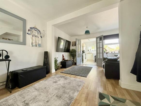 lounge1.jpg