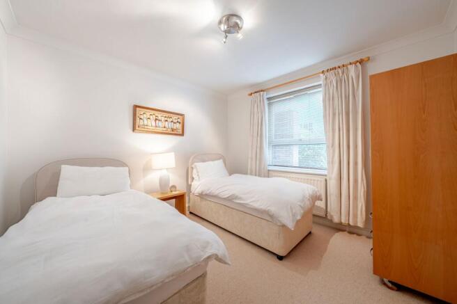 2 bed Flat for sale Image 9