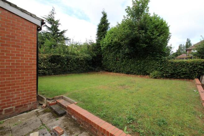 4 bed Semi-Detached to rent Image 9