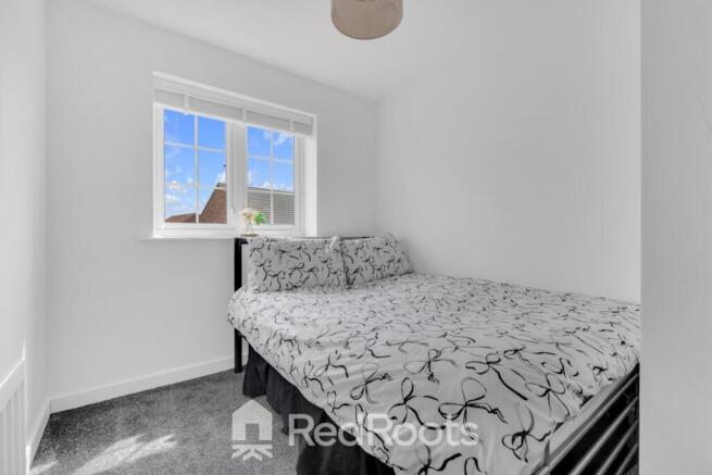 4 bed Semi-Detached for sale Image 9