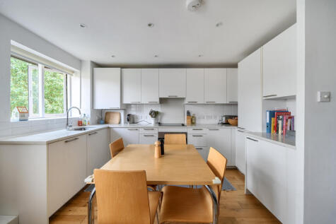 Cambridge Gardens, Muswell Hill, London, N10