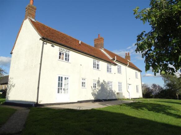 REAR GARDEN &