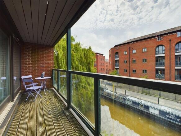 CAM02854G0-PR0172...