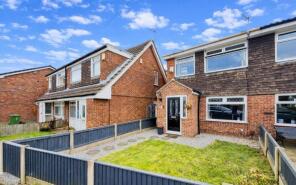 9, Dunnock Close, Offerton, Stockport SK2 5XD