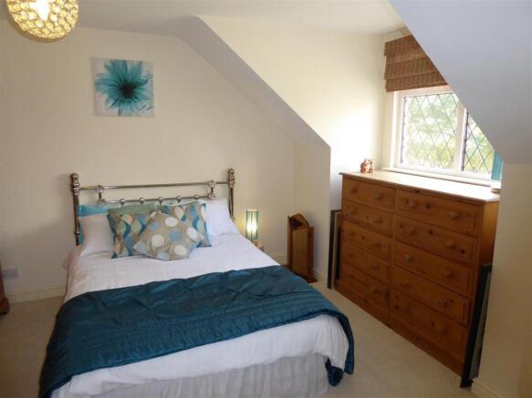 BEDROOM 4
