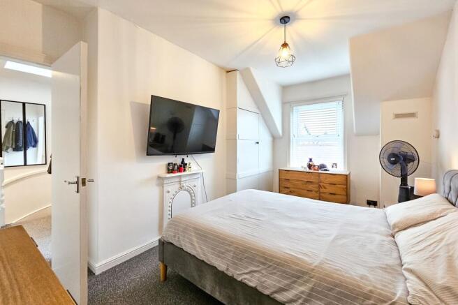 1 bed Flat for sale Image 12