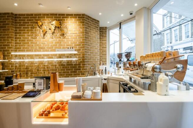 Broadway Mkt 33 7.jpg