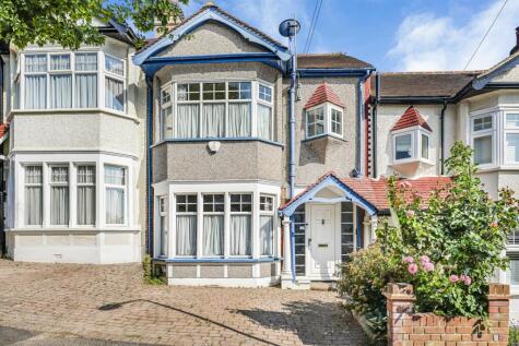 Pole Hill Road, North Chingford, E4