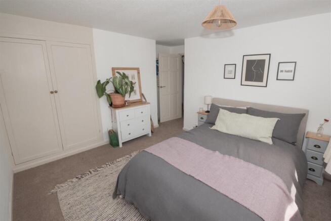 3 bed Semi-Detached for sale Image 10
