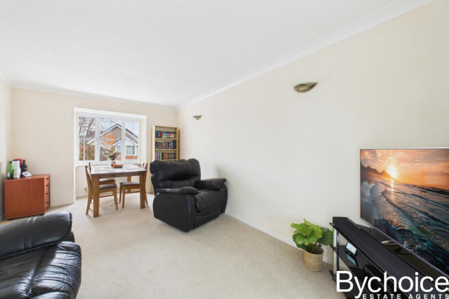 CAM05454G0-PR0113-STILL008