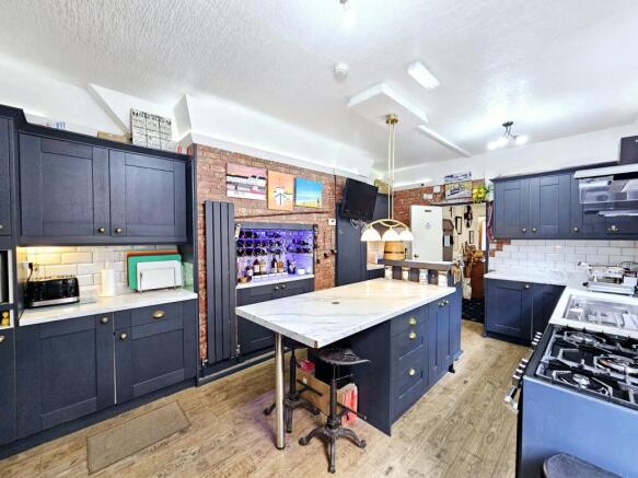4 bed Terraced for sale Image 7