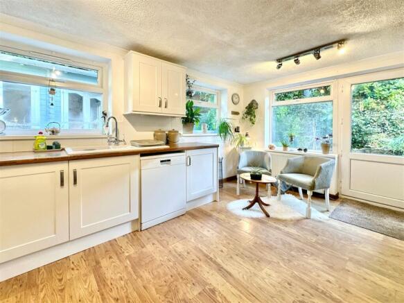Kitchen Into Rear Garden.JPG