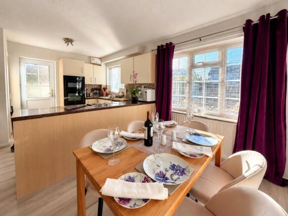 Monkstone Drive, Berrow, Burnham-on-Sea, Somerset, TA8 photo 4
