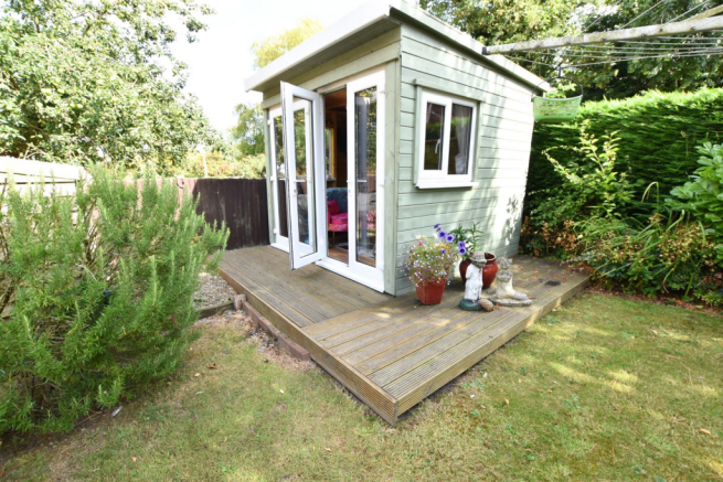 SUMMER HOUSE