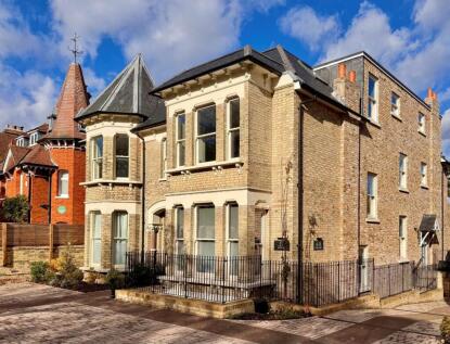Castlebar Hill, Ealing, W5