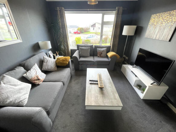 Lounge a.JPG
