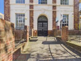 Flat 30, The Deco Building, Coombe Road, Brighton BN2 4EQ