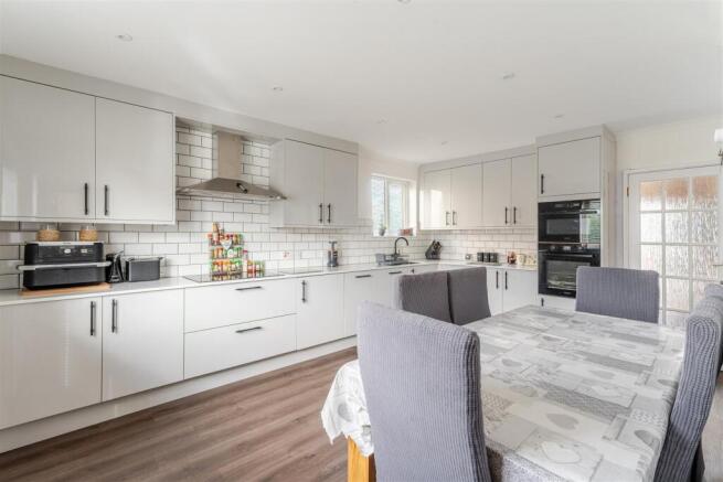 13 Lawrence Road Wrington 9.jpg
