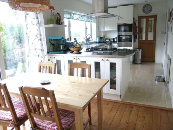 Kitchen/Dining...