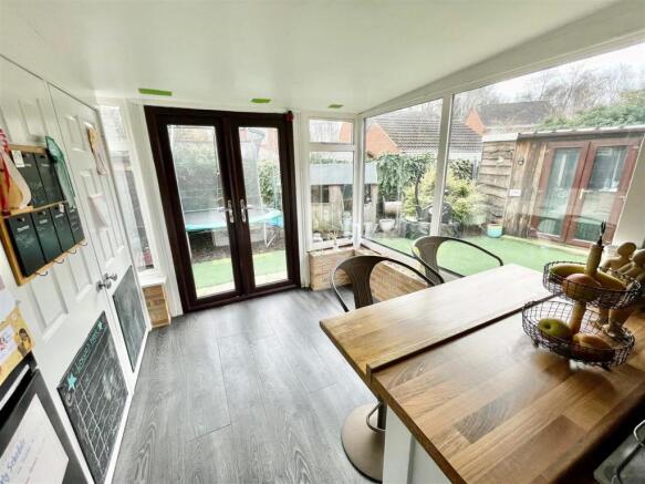 Garden/Dining Room