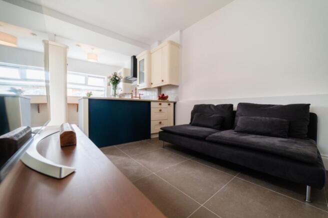 Lrg_Call 02920 454555 to secure your viewing_8